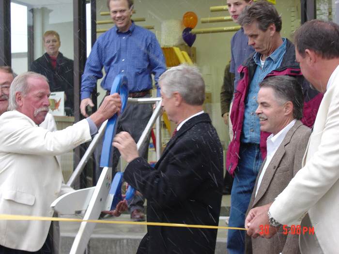 Grand Opening of new store 2003
Ribbon cutting!