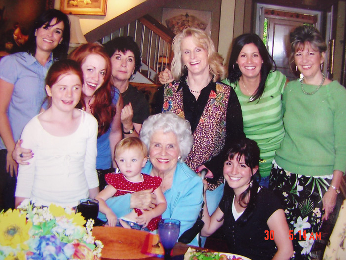 Johnson Women at Aunt Paula